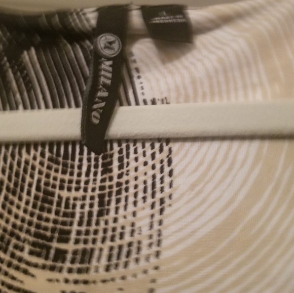 Top - Picture 2 of 3